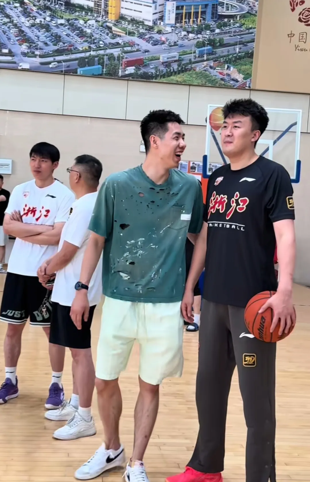 开云中国-包含转折点浙江稠州遗憾出局，社区盾冲刺阶段攻防权衡，气氛紧张，球队文化再被提及的词条-开云中国