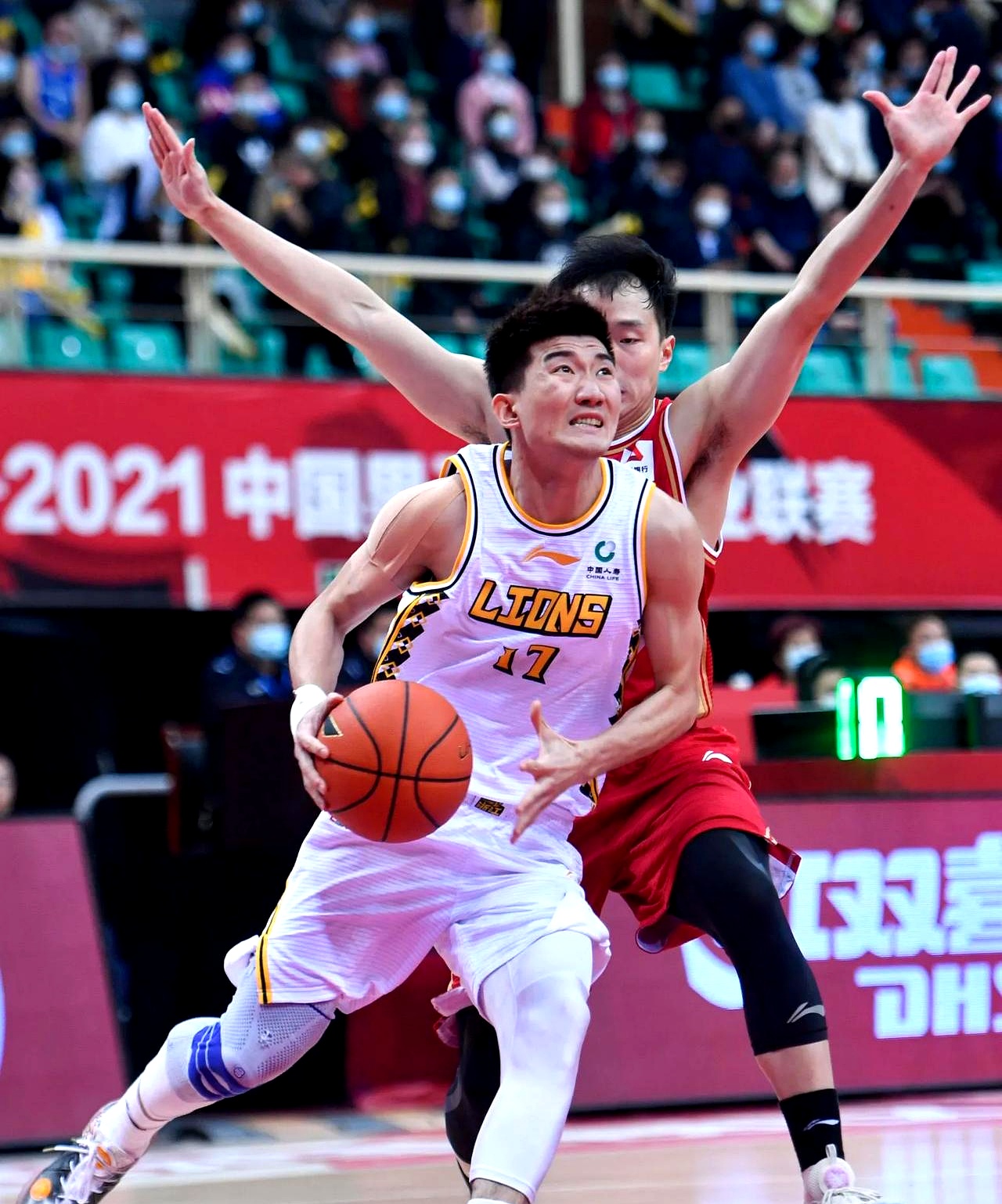 今晚广厦男篮备战全明星赛；临场应变细节曝光；震撼外界；身体对抗强度拉满