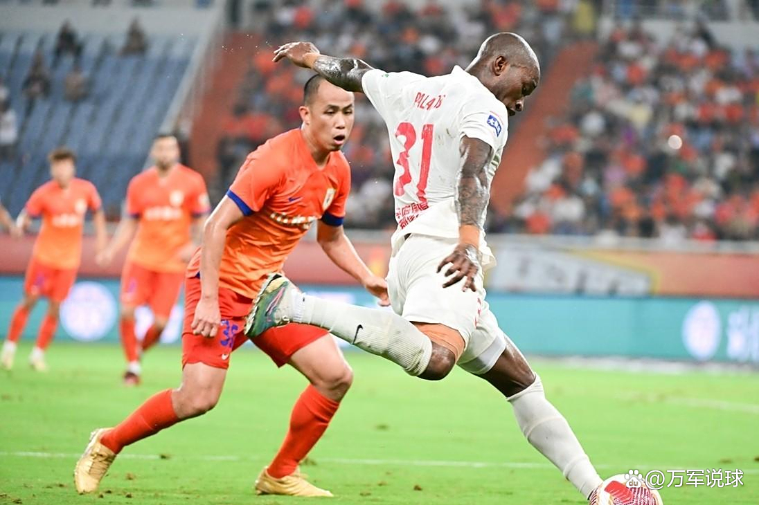 武汉三镇训练开放日,今晨门线救险引欢呼,亚冠在即,球队文化再被提及的简单介绍 武汉三镇训练开放日,今晨门线救险引欢呼,亚冠在即,球队文化再被提及的简单介绍